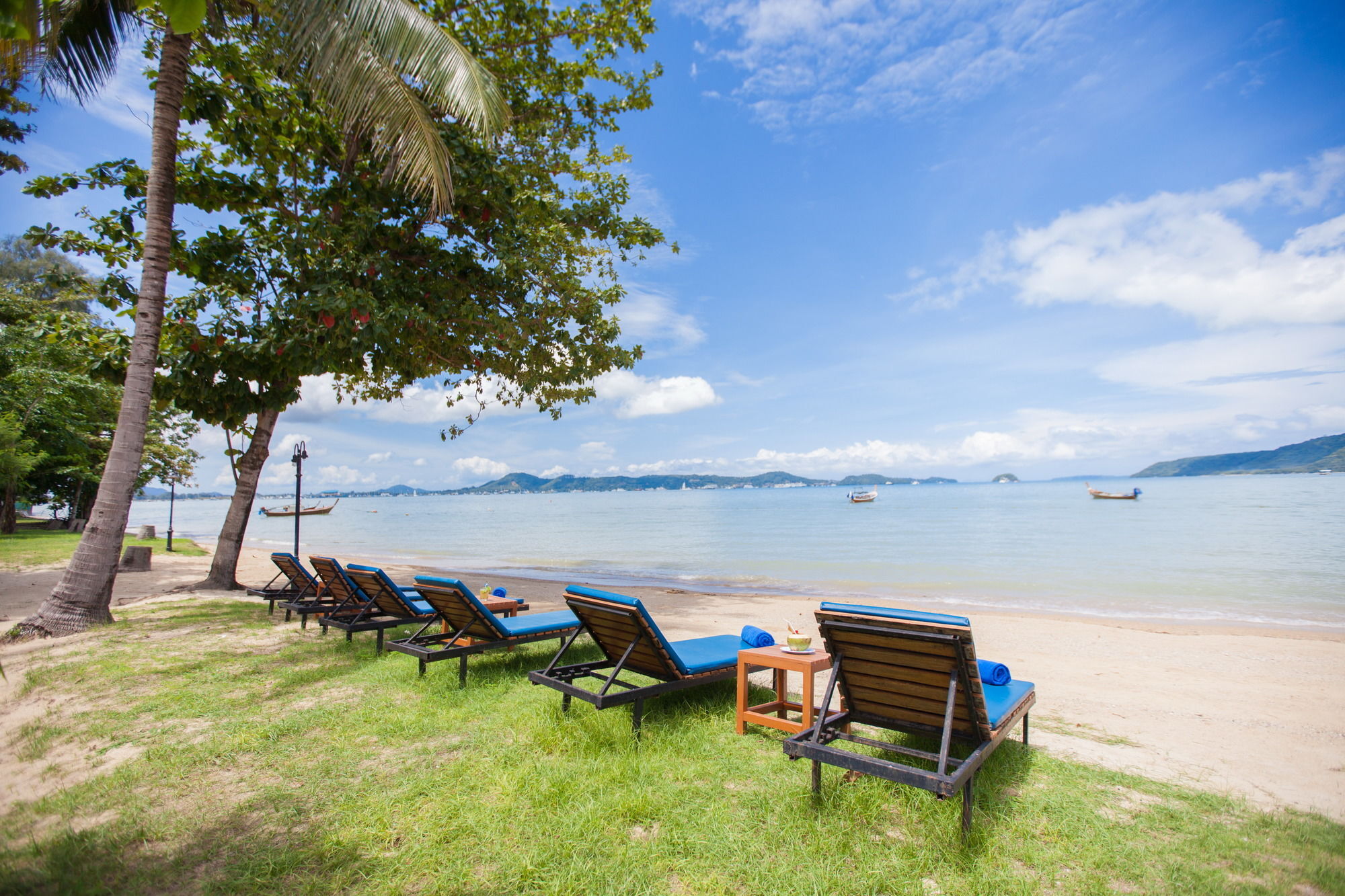 Chalong Beach Hotel Phuket Rawai Exterior foto