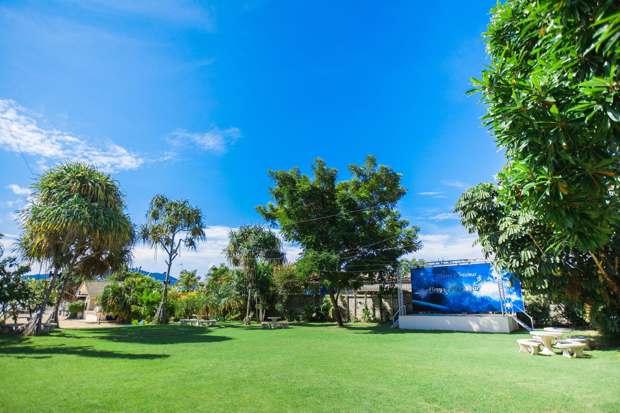 Chalong Beach Hotel Phuket Rawai Exterior foto